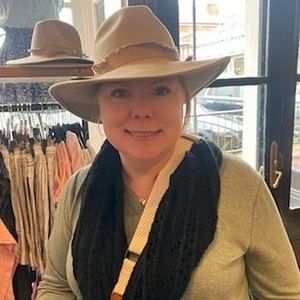 Meet your Posher, Cheri